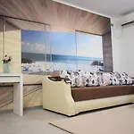 Deluxe Alezzi Pool & 4* Năvodari