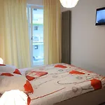 Deluxe Alezzi Pool & Hotell