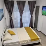 Deluxe Alezzi Pool & Hotell Năvodari