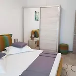 Deluxe Alezzi Pool & Hotell
