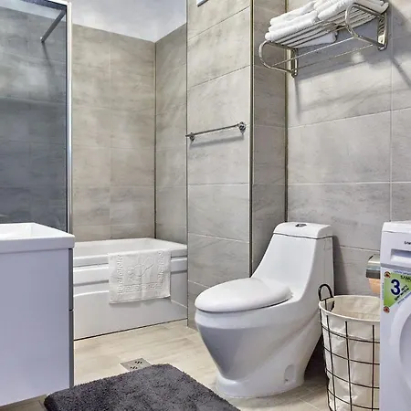 Deluxe By Alz ホテル