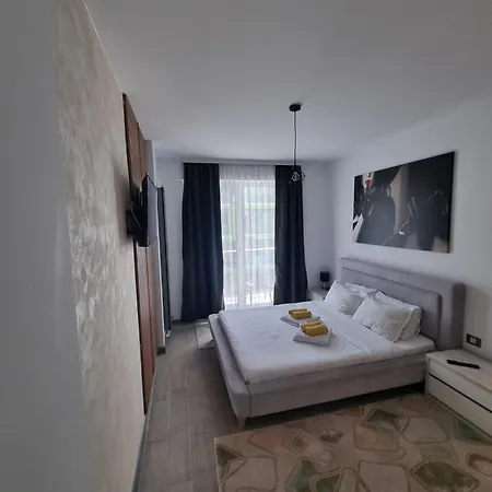 Deluxe Alezzi Pool & 4* Năvodari
