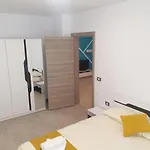 Deluxe Alezzi Pool & 4* Năvodari