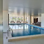 Deluxe Alezzi Pool & 4*