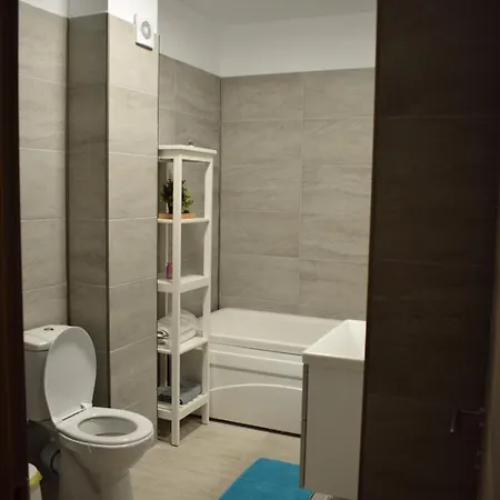 Deluxe Alezzi Pool & 4*