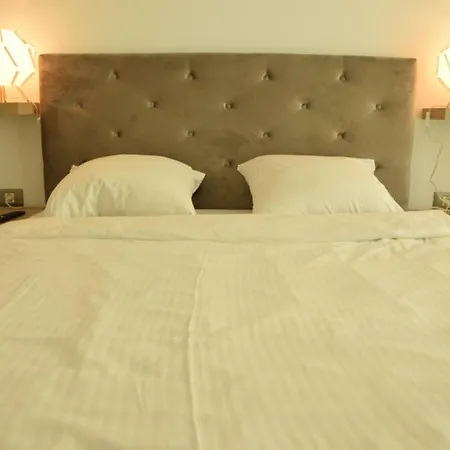 Deluxe Alezzi Pool & Hotel 4*