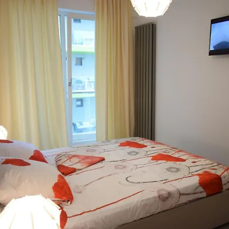 Deluxe Alezzi Pool & Hotel