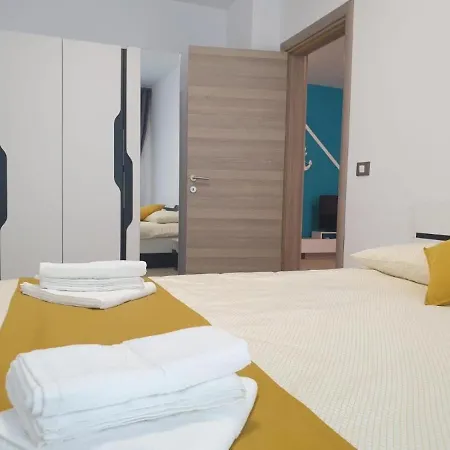 Deluxe By Alz Hotel 4*