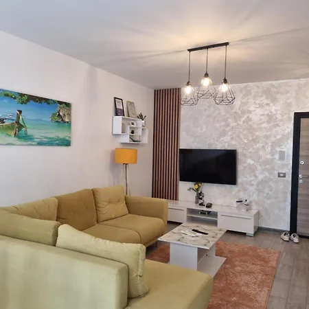 Deluxe Alezzi Pool & 4*